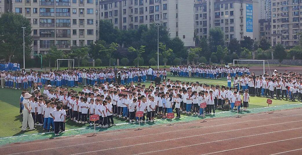 逸都國(guó)際學(xué)校宣講現(xiàn)場(chǎng).jpg 逸都國(guó)際學(xué)校宣講現(xiàn)場(chǎng).jpg