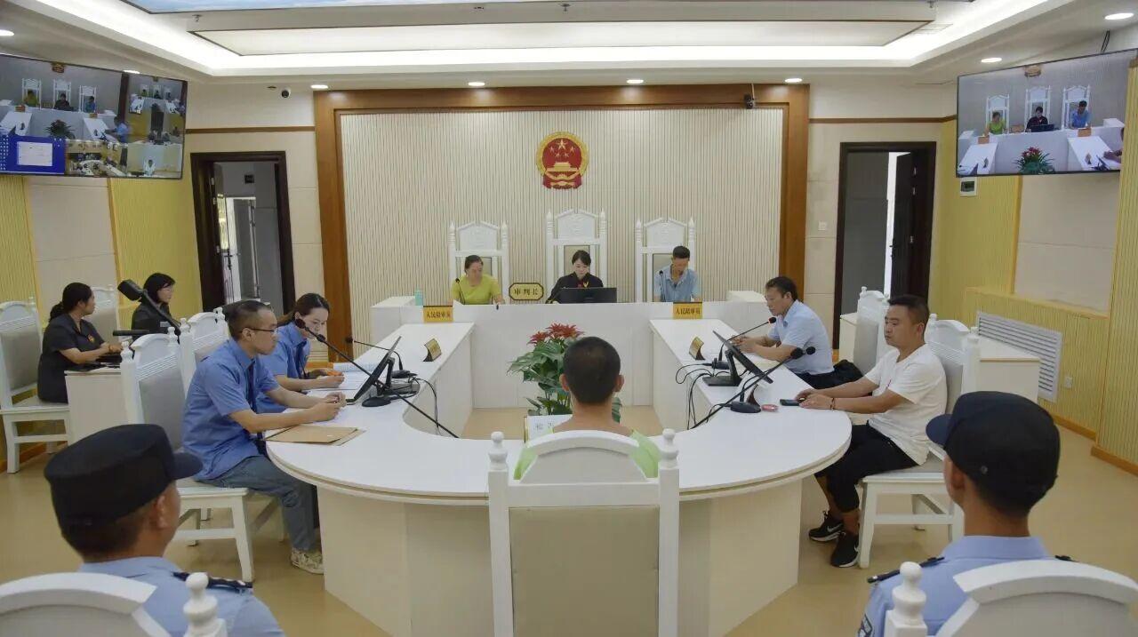 貴州鎮(zhèn)寧法院啟用“合適成年人”參與訴訟制度，保障未成年被告人合法權(quán)益