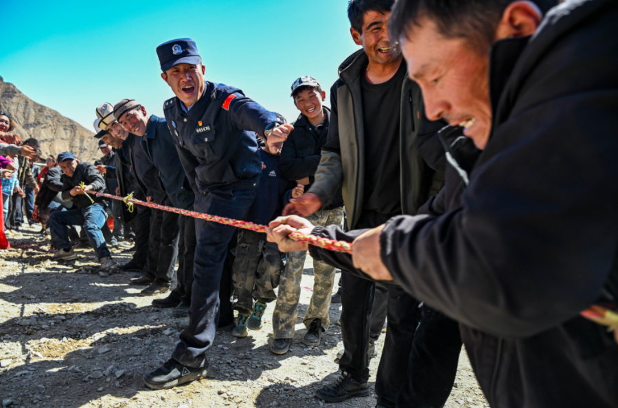 新疆克州：邊境牧區(qū)歡歌起 警民同心慶民俗