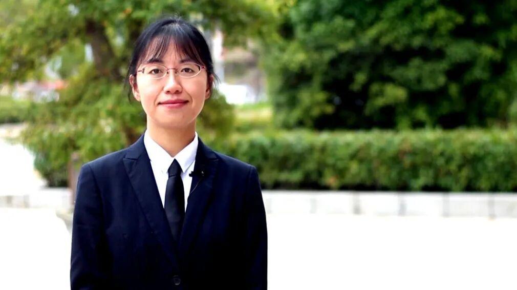 梁晶晶個(gè)人照片.jpg 梁晶晶個(gè)人照片.jpg