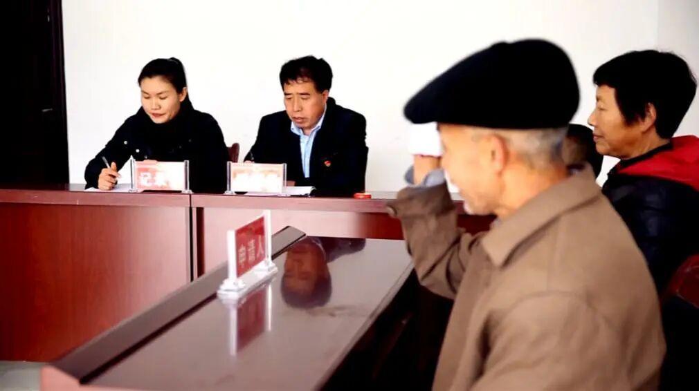 工作中的任迪.jpg 工作中的任迪.jpg