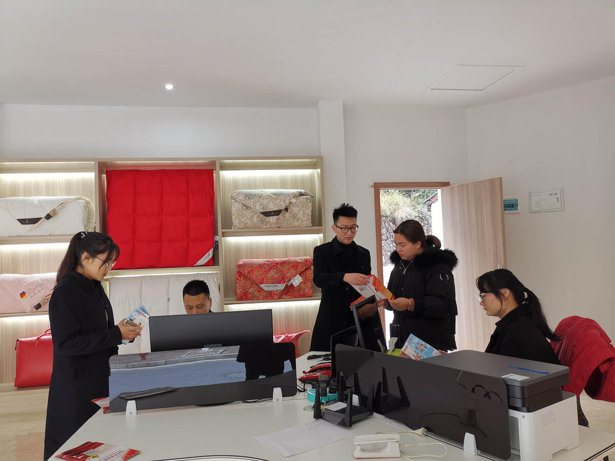 淳安司法：憲法宣傳進企業(yè)，“把脈問診”開良方